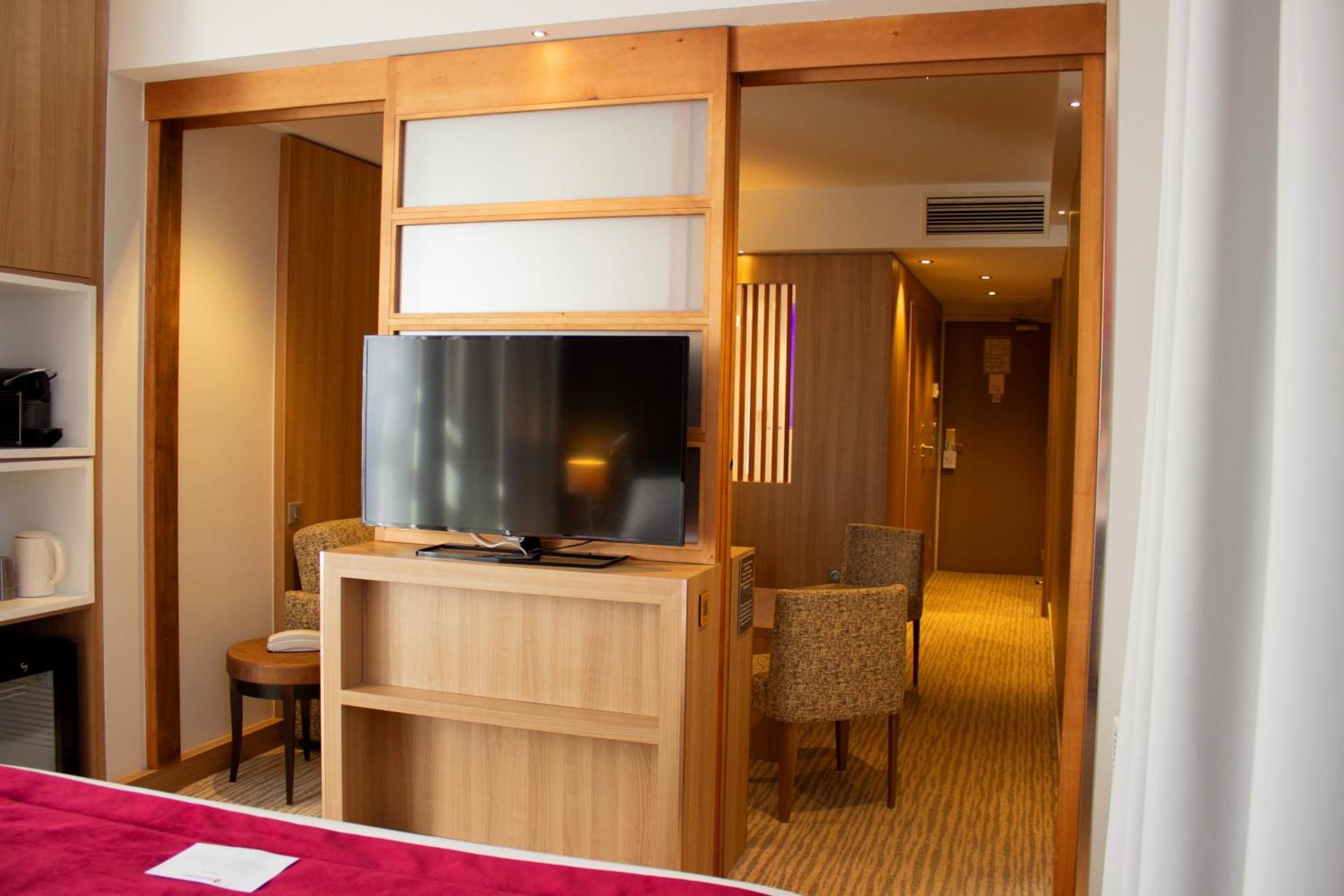 Best Western Plus Le Lavarin Aviñón Exterior foto